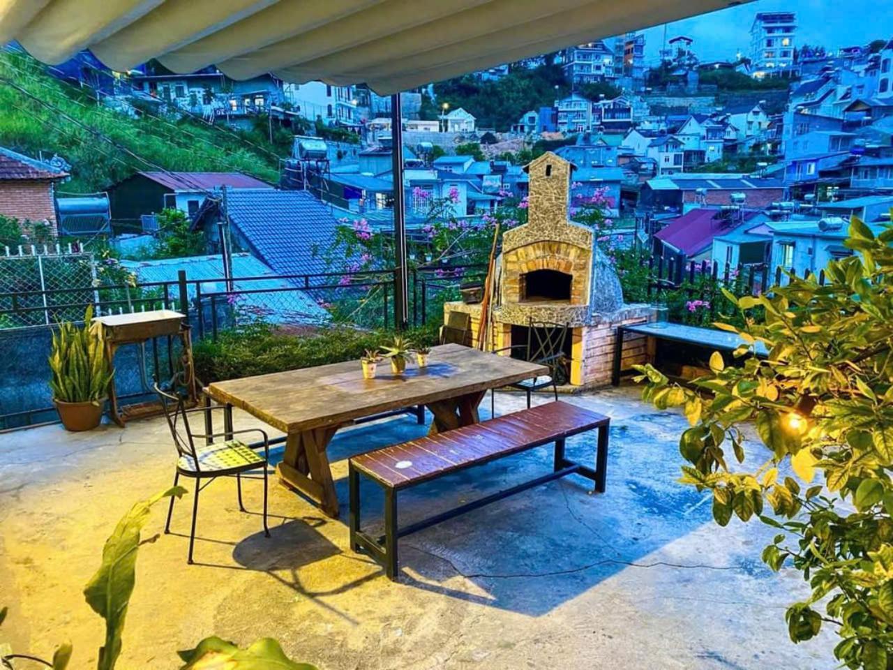 La Nha Homestay ダラット エクステリア 写真